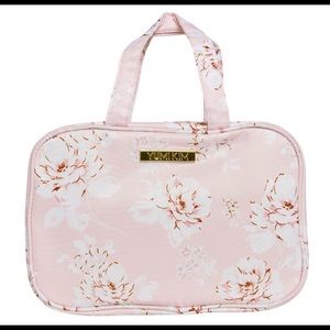 NWT- Yumi Kim Hanging Train Case